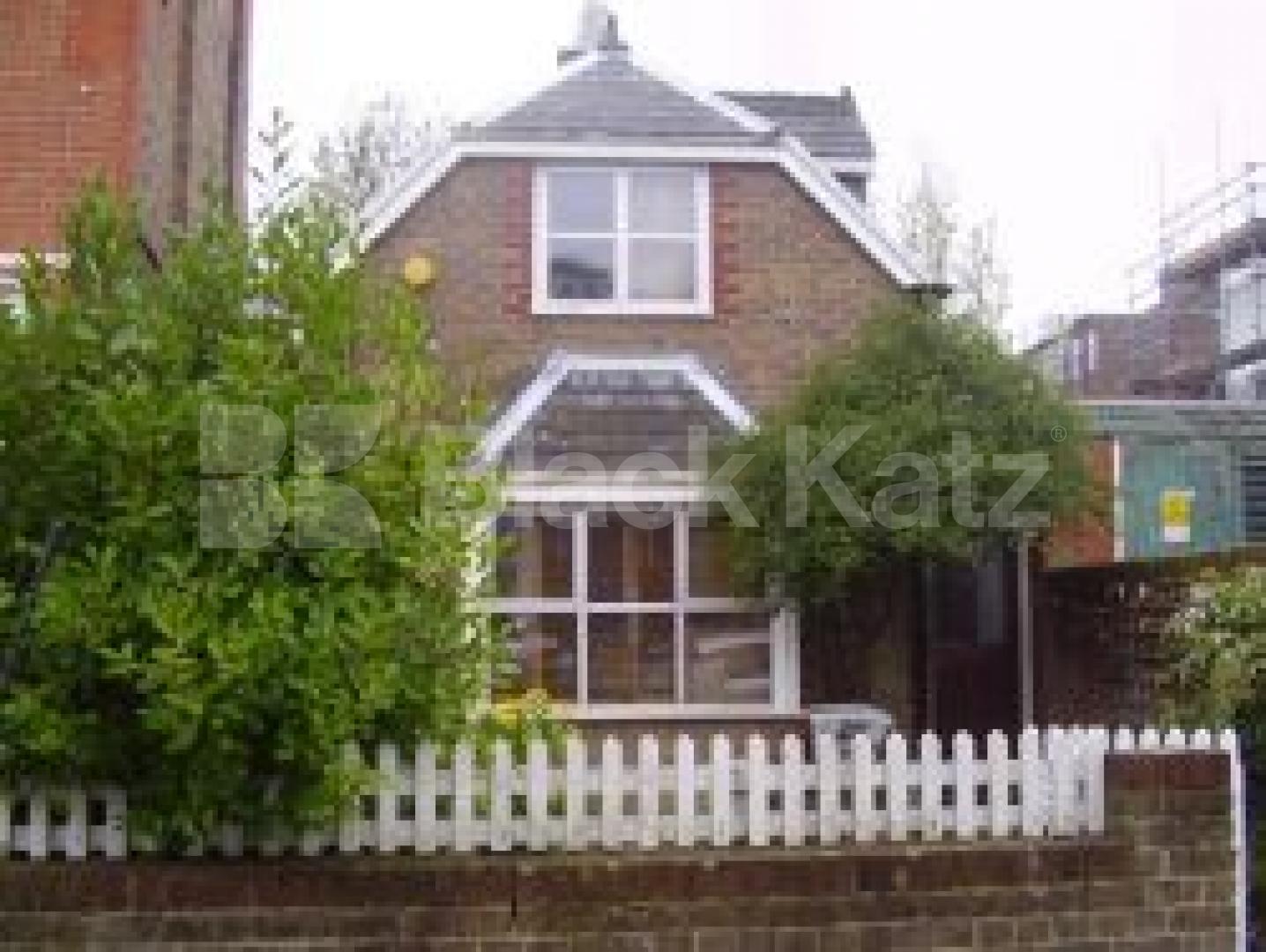 			NEW INSTRUCTION, 2 Bedroom, 1 bath, 1 reception Flat			 Albany Road, FINSBURY PARK 